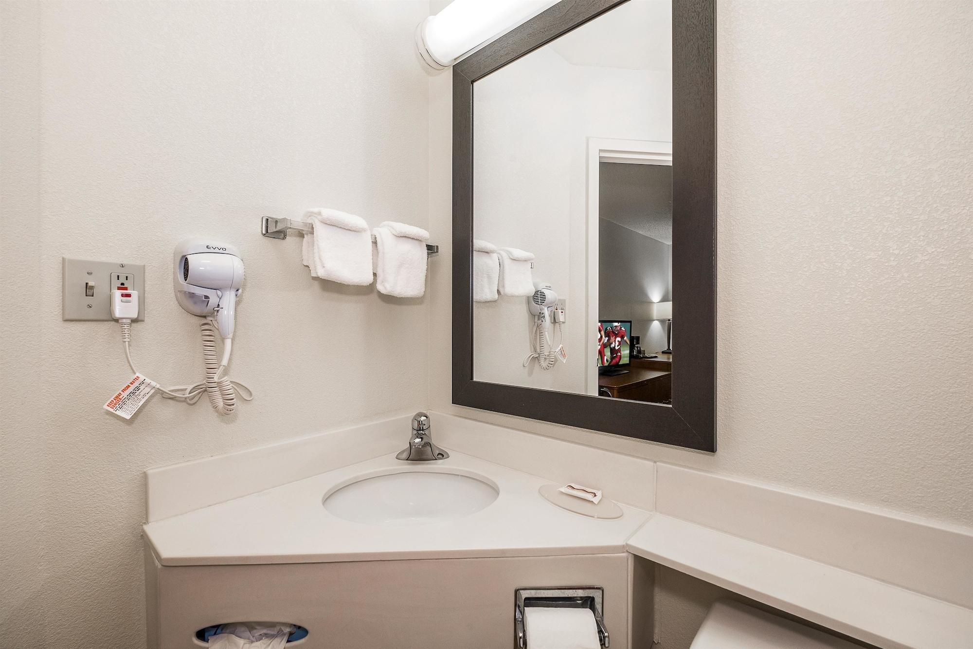 Cedar Rapids Inn 외부 사진