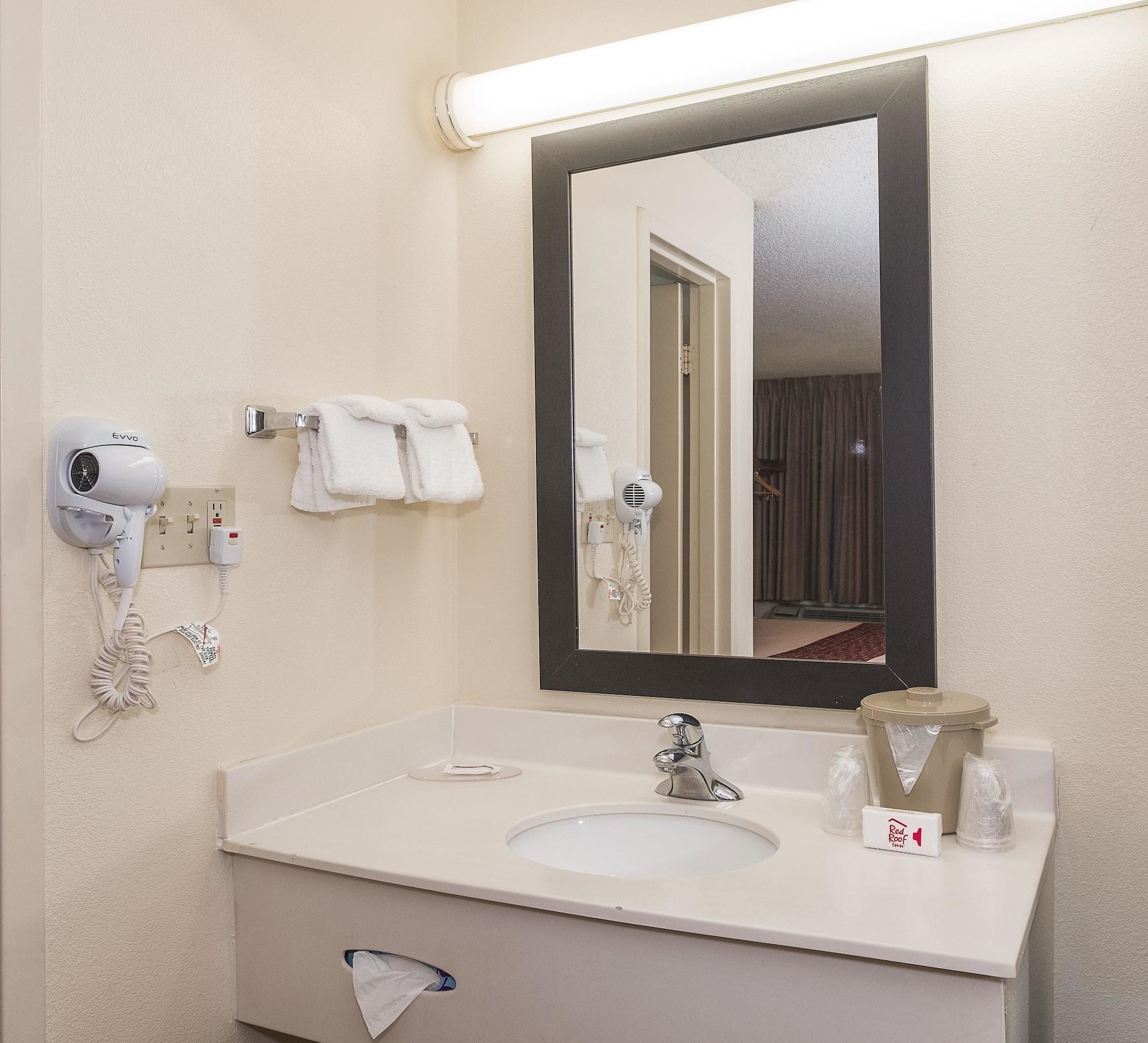Cedar Rapids Inn 외부 사진